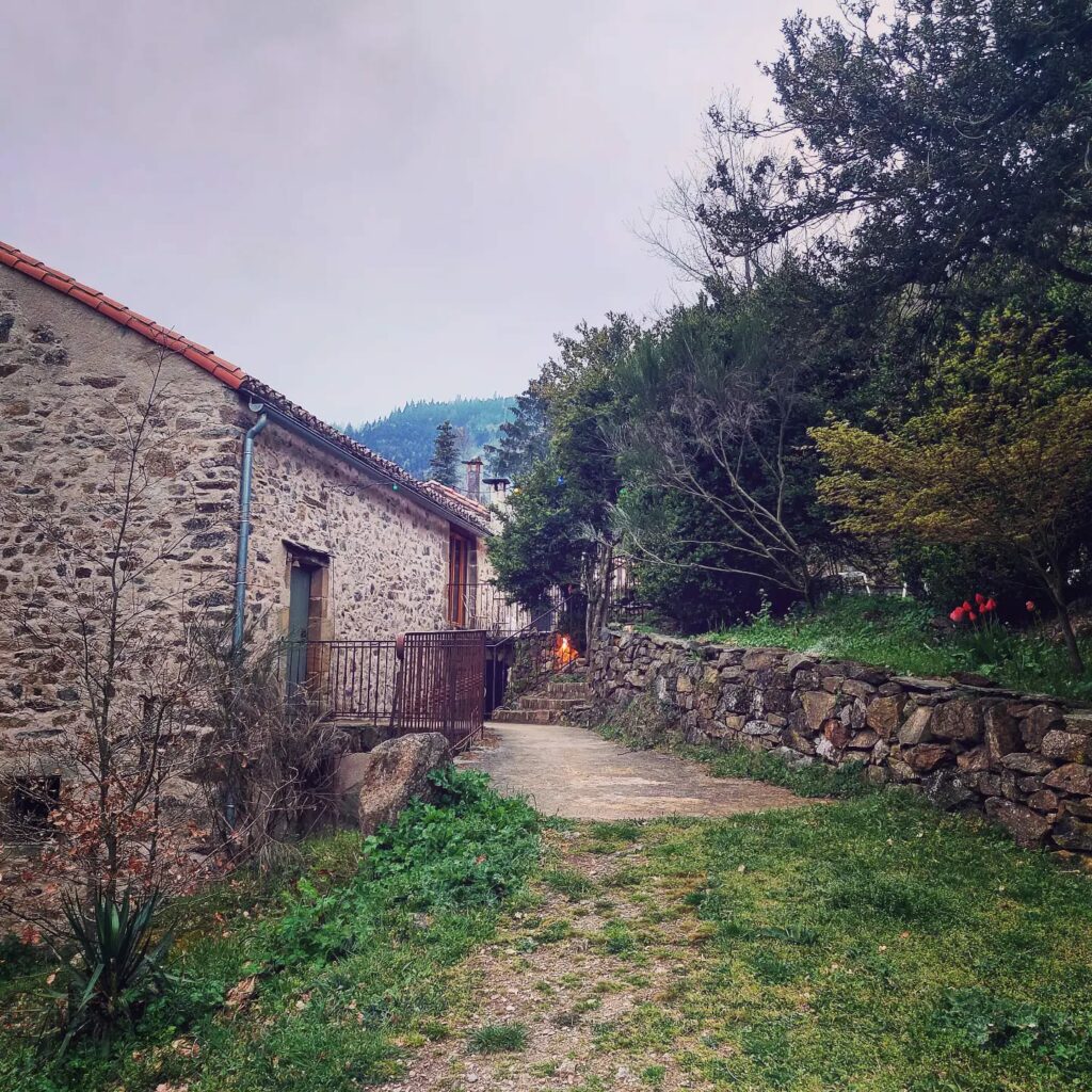 L'auberge de Lascours à Ceilhes et Rocozels